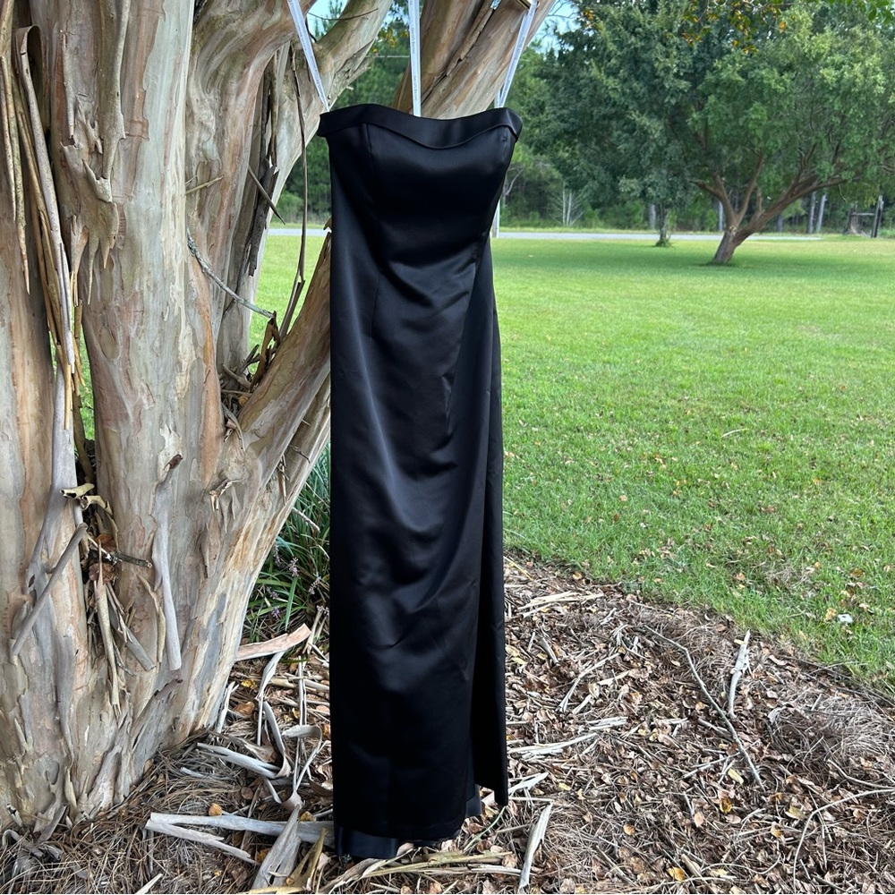 DAVIDS BRIDAL Stunning Black Satin Strapless Formal Dress Women’s size 6 - Picture 4 of 8